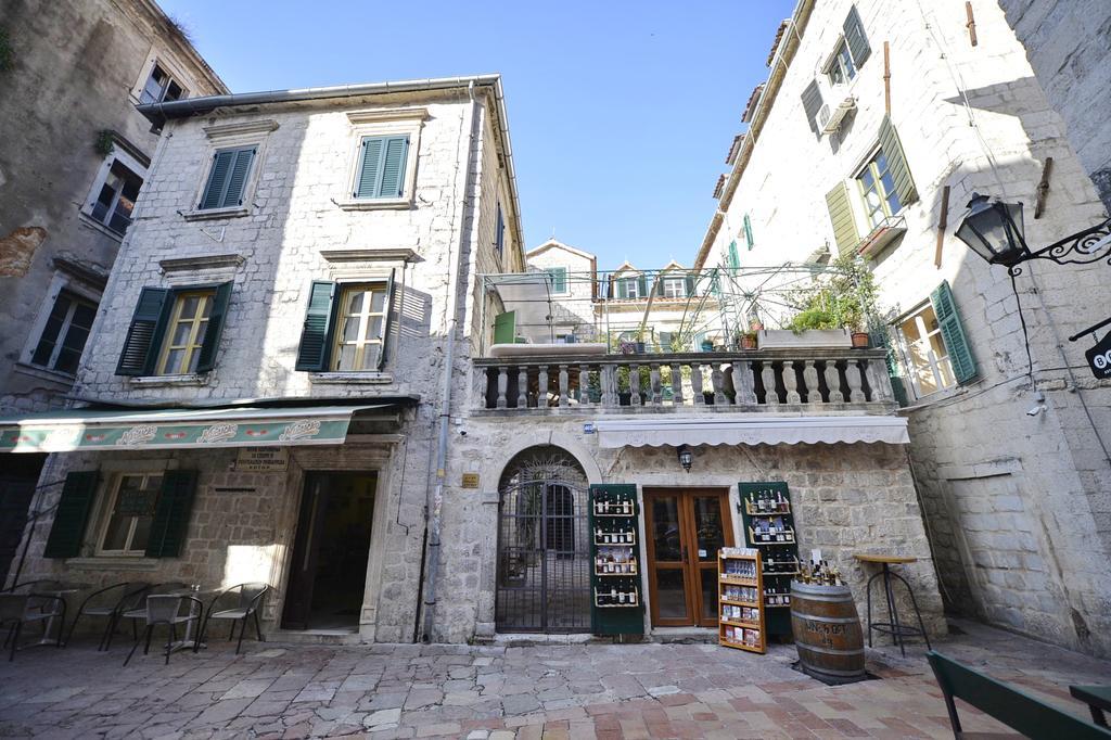 Palazzo Max And Alex Apartments Kotor Exterior photo